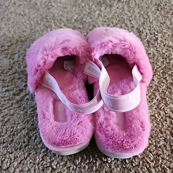 Kids Pink Koolaburra by Ugg Fur Sandals Size 3 Style #1113931 - Picture 2 of 6